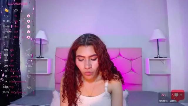 Image 3 of ariadna_tr Stream on Chaturbate on 13 months ago