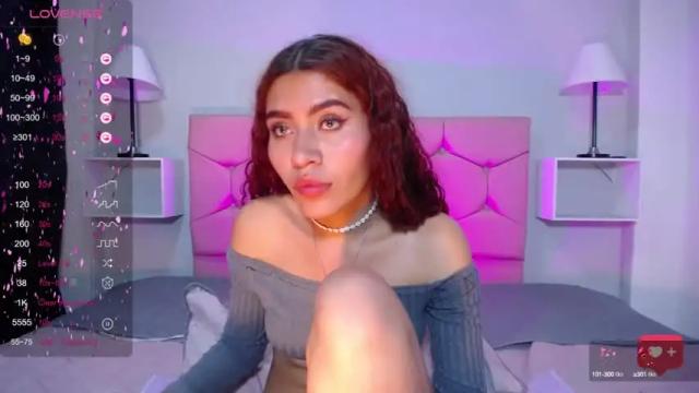 Image 4 of ariadna_tr Stream on Chaturbate on 13 months ago