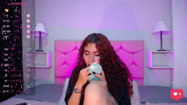 Image 10 of ariadna_tr Stream on Chaturbate on 13 months ago