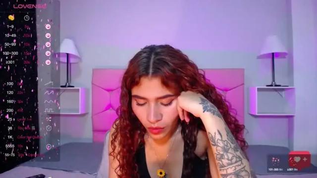 Image 2 of ariadna_tr Stream on Chaturbate on 13 months ago