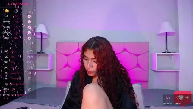 Image 8 of ariadna_tr Stream on Chaturbate on 13 months ago