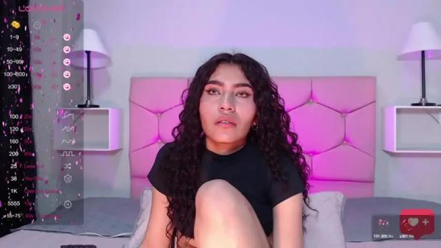 Image 4 of ariadna_tr Stream on Chaturbate on 13 months ago
