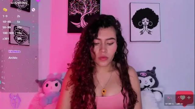 Image 2 of ariadna_tr Stream on Chaturbate on 1 month ago