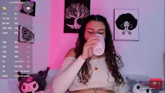 Image 11 of ariadna_tr Stream on Chaturbate on 1 month ago