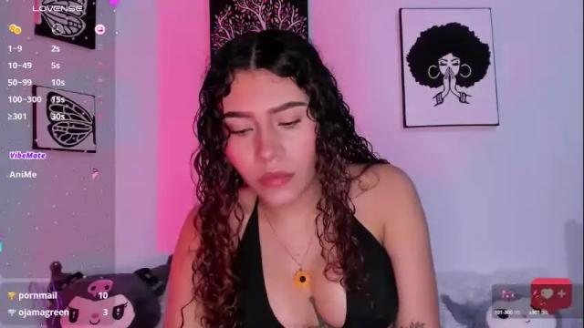 Image 8 of ariadna_tr Stream on Chaturbate on 1 month ago