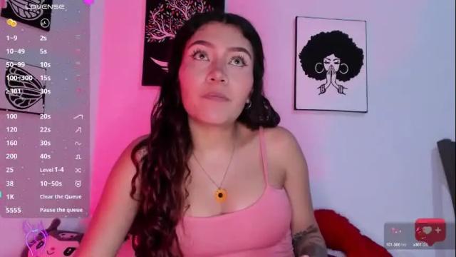 Image 2 of ariadna_tr Stream on Chaturbate on 1 month ago