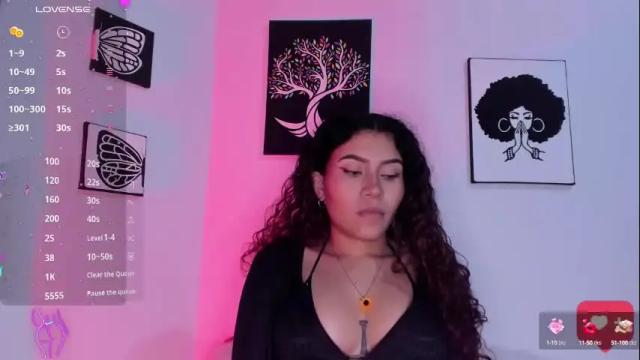 Image 3 of ariadna_tr Stream on Chaturbate on 28 days ago