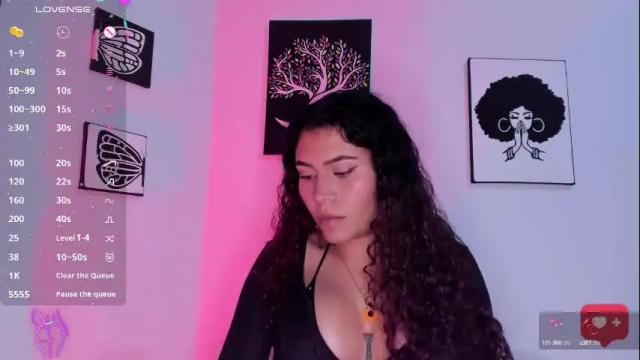 Image 7 of ariadna_tr Stream on Chaturbate on 28 days ago