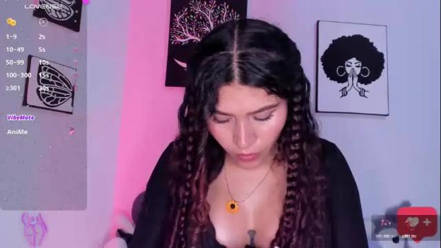Image 4 of ariadna_tr Stream on Chaturbate on 13 days ago