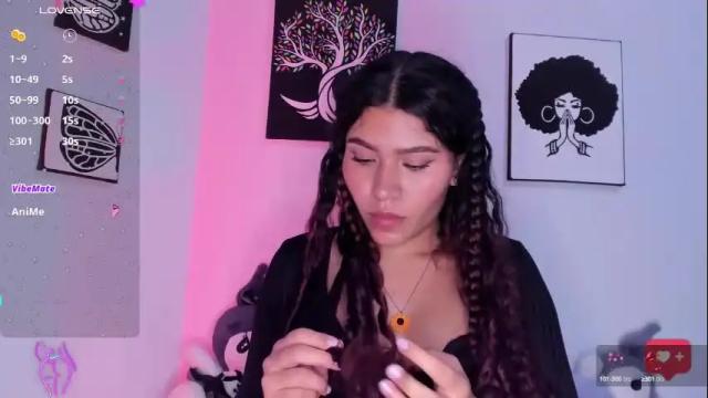 Image 6 of ariadna_tr Stream on Chaturbate on 13 days ago