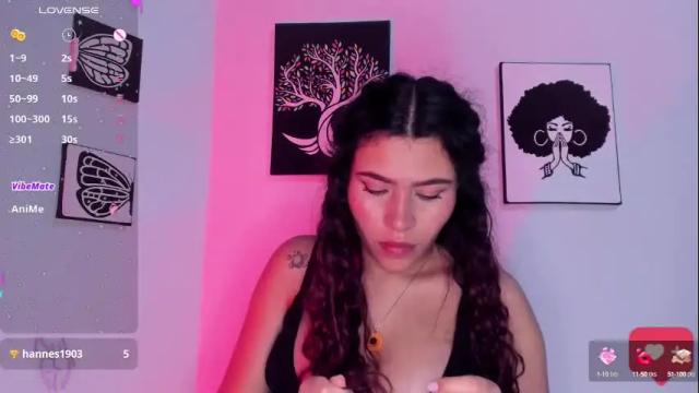 Image 2 of ariadna_tr Stream on Chaturbate on 2 days ago