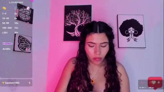 Image 4 of ariadna_tr Stream on Chaturbate on 2 days ago