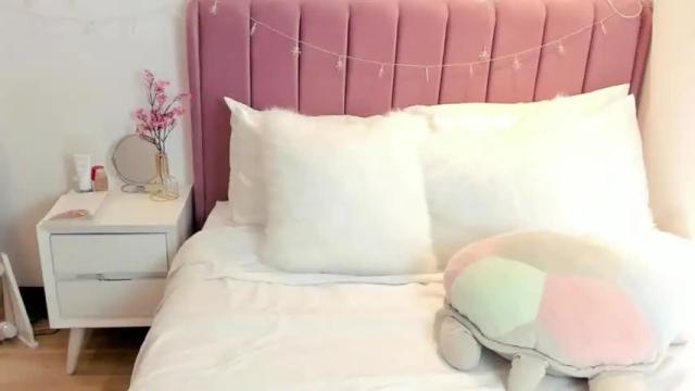 Image 10 of ariana_angell Stream on Chaturbate on 18 months ago