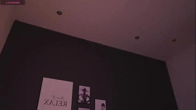Image 11 of ariana_asti Stream on Chaturbate on 1 month ago