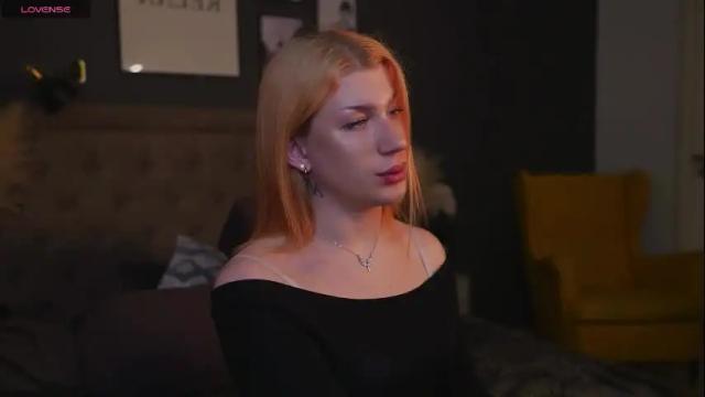 Image 3 of ariana_asti Stream on Chaturbate on 9 months ago