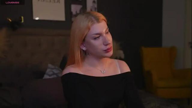 Image 4 of ariana_asti Stream on Chaturbate on 9 months ago