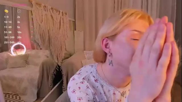 Image 10 of ariana_asti Stream on Chaturbate on 17 days ago