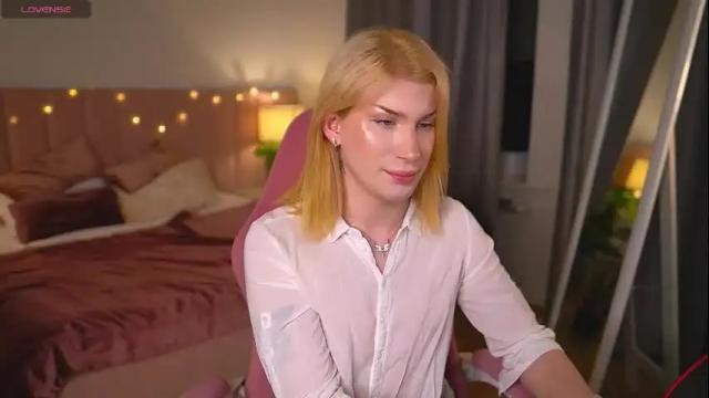 Image 12 of ariana_asti Stream on Chaturbate on 9 days ago