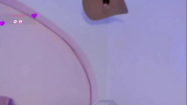 Image 10 of ariana_klart Stream on Chaturbate on 26 days ago