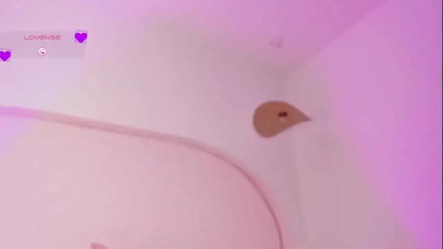 Image 12 of ariana_klart Stream on Chaturbate on 14 days ago