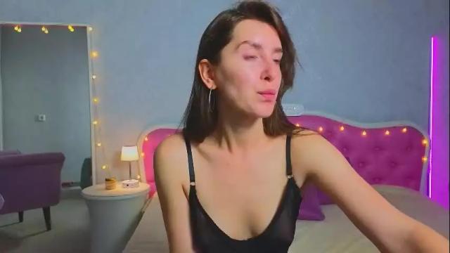 Image 2 of ariana_petite Stream on Chaturbate on 18 days ago