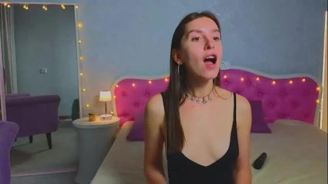 Image 7 of ariana_petite Stream on Chaturbate on 18 days ago