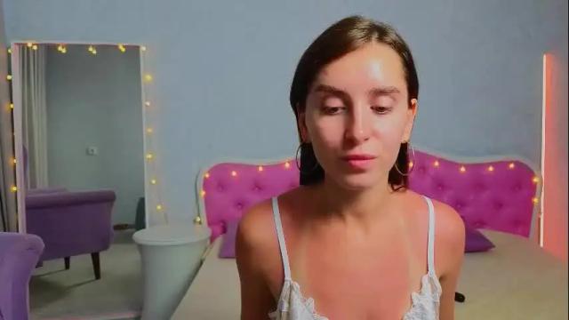 Image 2 of ariana_petite Stream on Chaturbate on 8 days ago