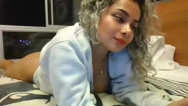 Image 11 of ariana_valdirii Stream on Chaturbate on 13 months ago