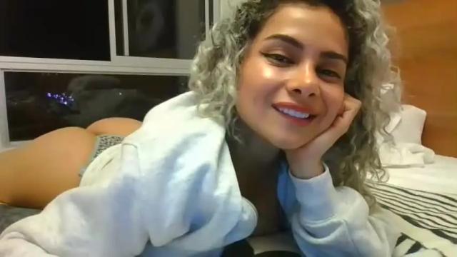 Image 8 of ariana_valdirii Stream on Chaturbate on 13 months ago