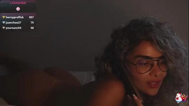 Image 8 of ariana_valdirii Stream on Chaturbate on 23 days ago