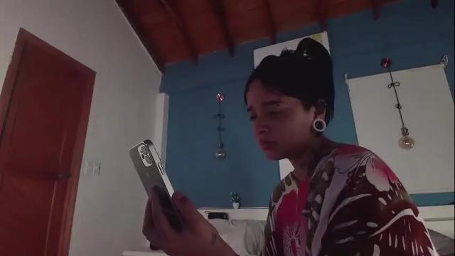 Image 2 of ariana_whitee Stream on Chaturbate on 18 days ago