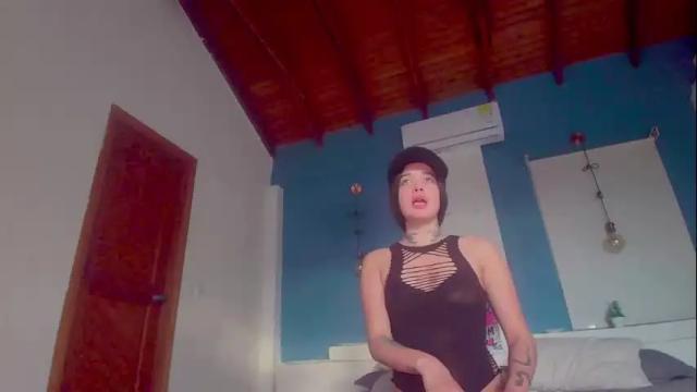 Image 3 of ariana_whitee Stream on Chaturbate on 1 month ago