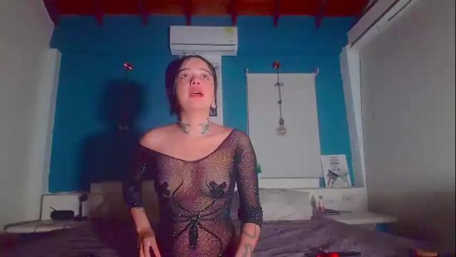 Image 3 of ariana_whitee Stream on Chaturbate on 1 month ago