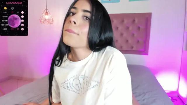 Image 7 of ariana_will Stream on Chaturbate on 13 months ago
