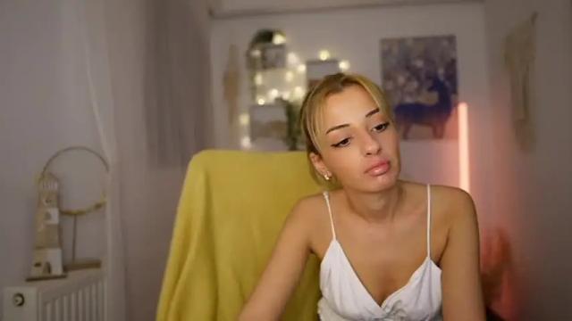 Thumbnail 1, arianna_blond's Stream at Chaturbate, 17 months ago