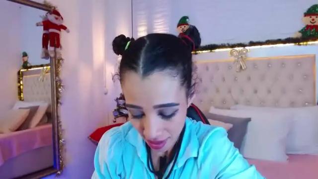 Image 3 of arianna_roux Stream on Chaturbate on 17 months ago