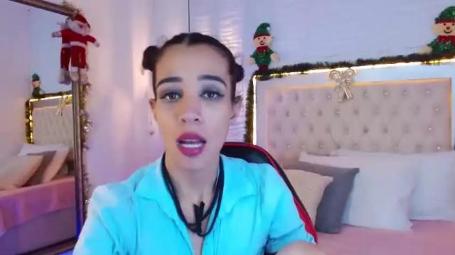 Image 4 of arianna_roux Stream on Chaturbate on 17 months ago