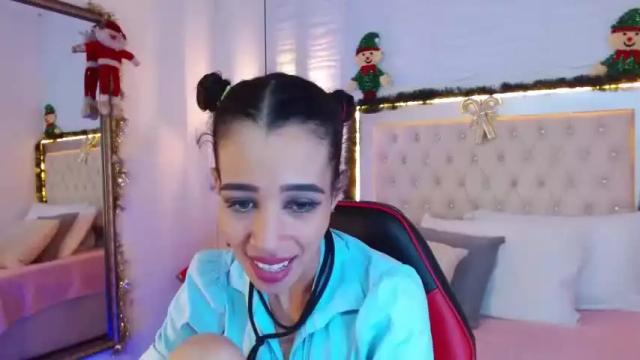 Image 6 of arianna_roux Stream on Chaturbate on 17 months ago