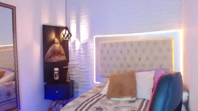Image 6 of arianna_roux Stream on Chaturbate on 17 months ago