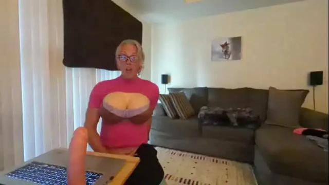 Image 3 of arianna_sinz Stream on Chaturbate on 1 month ago