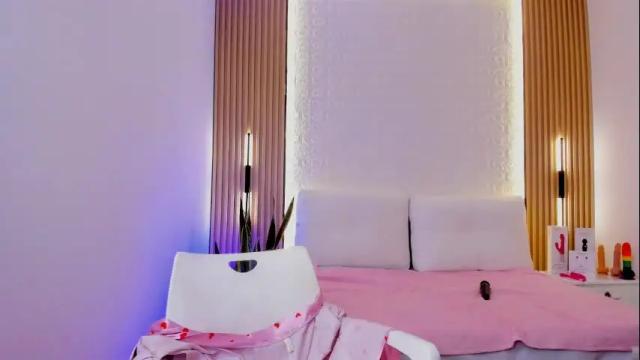 Image 2 of arianna_smithh Stream on Chaturbate on 7 months ago