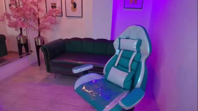 Image 2 of arianna_sweeet Stream on Chaturbate on 1 month ago