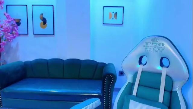 Image 12 of arianna_sweeet Stream on Chaturbate on 9 days ago