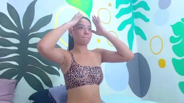 Image 3 of ariannagil Stream on Chaturbate on 19 months ago