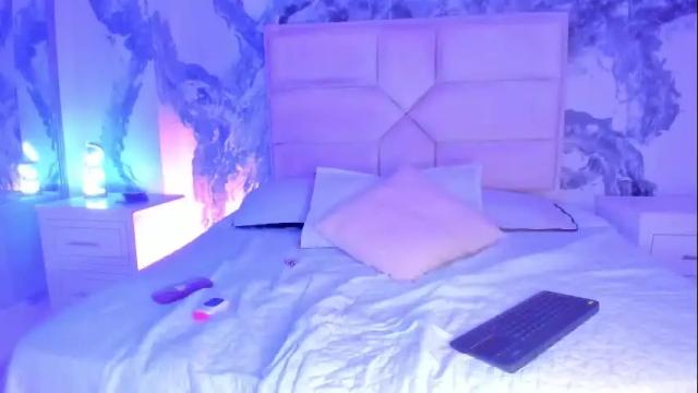 Image 7 of ariannaroux_ Stream on Chaturbate on 2 months ago