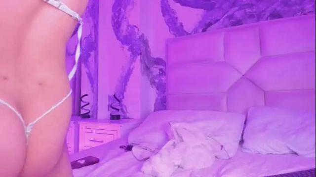 Image 11 of ariannaroux_ Stream on Chaturbate on 1 month ago