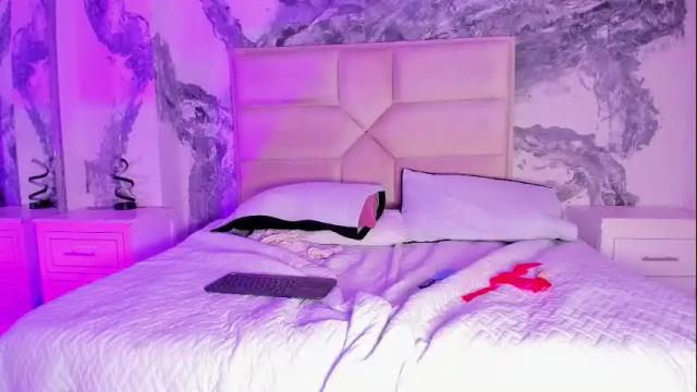 Image 10 of ariannaroux_ Stream on Chaturbate on 1 month ago