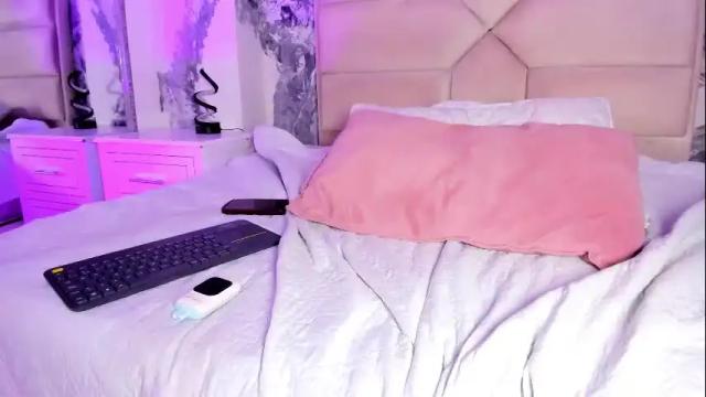 Image 11 of ariannaroux_ Stream on Chaturbate on 23 days ago