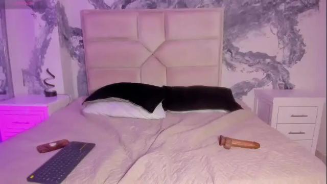 Image 3 of ariannaroux_ Stream on Chaturbate on 14 days ago