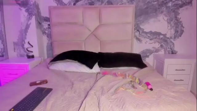 Image 6 of ariannaroux_ Stream on Chaturbate on 14 days ago